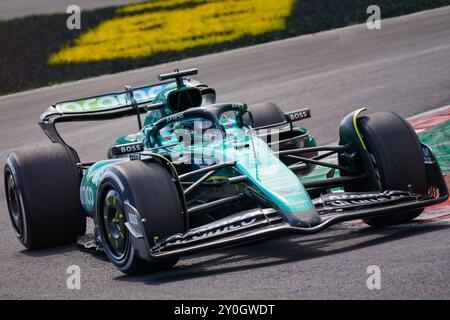 Monza, Italie. 01 Sep, 2024. Lance Stroll of Canada au volant de la (18) Aston Martin Aramco F1 Team AMR24 lors de la course de formule 1 Pirelli Gran Premio d'Italia 2024 le 1er septembre 2024, Monza, Italie. Crédit : Luca Rossini/E-Mage/Alamy Live News Banque D'Images