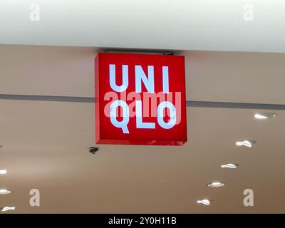 Nanning, Chine 13 novembre 2023. Logo de magasin de vêtements Uniqlo. Uniclo est un designer, fabricant et détaillant japonais de vêtements décontractés. Banque D'Images