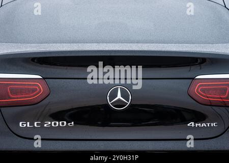 Kungsbacka, Suède - 23 octobre 2022 : arrière d'une Mercedes-Benz GLC 200d noire Banque D'Images