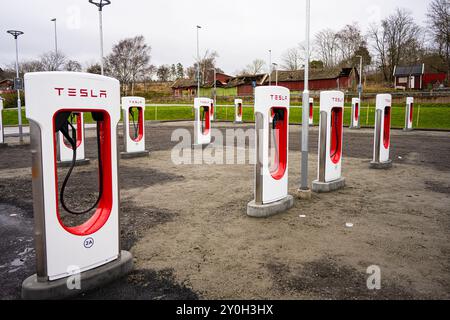 Göteborg, Suède - novembre 23 2022 : les chargeurs Tesla sont en construction Banque D'Images