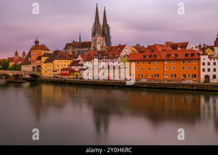 Vue panoramique de la vieille ville de Ratisbonne sur le Danube en Allemagne. Banque D'Images