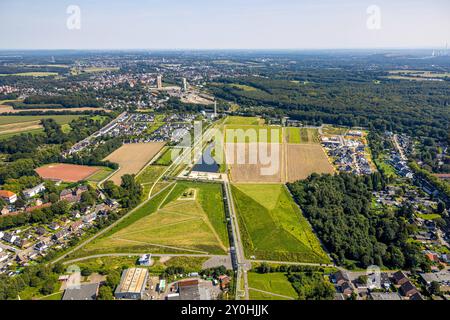 Luftbild, Neubaugebiet Wohnsiedlung am Stadtteilpark Hassel und Glückaufpark Hassel, hinten ehemaliges DSK Bergwerk Lippe, Egonstraße, Hassel, Gelsenkirchen, Ruhrgebiet, Rhénanie-du-Nord-Westfalen, Deutschland ACHTUNGxMINDESTHONORARx60xEURO *** vue aérienne, nouveau lotissement dans le parc régional de Hassel et Glückaufpark Hassel, derrière l'ancienne mine DSK Lippe, Egonstraße, Hassel, Gelsenkirchen, région de la Ruhr, Rhénanie du Nord-Westphalie, Allemagne ACHTUNGxMINDESTHONORARx60xEURO Banque D'Images