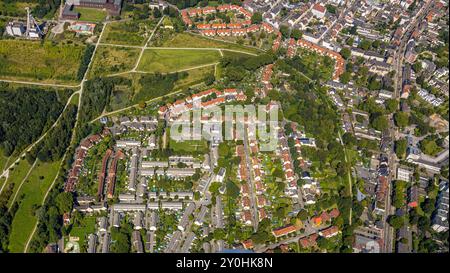Luftbild, Bergmannssiedlung Schüngelberg an der Halde Rungenberg, auch Rungenberghalde, Buer, Gelsenkirchen, Ruhrgebiet, Nordrhein-Westfalen, Deutschland ACHTUNGxMINDESTHONORARx60xEURO *** vue aérienne, peuplement de mineurs Schüngelberg au ruisseau de Rungenberg, également Rungenberghalde, Buer, Gelsenkirchen, région de la Ruhr, Rhénanie du Nord-Westphalie, Allemagne ACHTUNGxMINDESTHONORARx60xEURO Banque D'Images