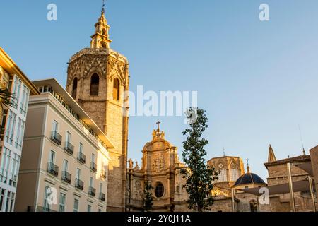 La tour de Miguelete (El Miguelete) est le clocher de la cathédrale de Valence, Plaza de la Reina, Valence, Espagne. Banque D'Images