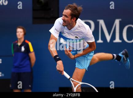 Flushing Meadows, États-Unis. 02 septembre 2024. 02 septembre 2024, Flushing Meadows, US Open : Daniil Medvedev lors de sa quatrième victoire contre Nuno Borges à l'US Open aujourd'hui. Crédit : Adam Stoltman/Alamy Live News Banque D'Images