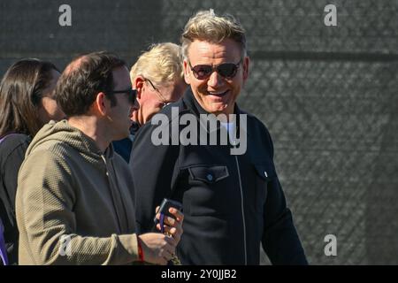 Le célèbre chef britannique Gordon Ramsay arrive avant le Super Bowl LVIII, le dimanche 11 février 2024, à Las Vegas. (Dylan Stewart/image du sport) Banque D'Images