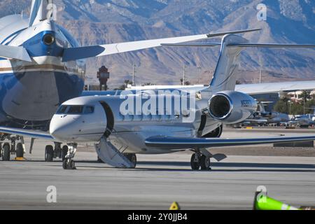 Un Gulfstream G650 immatriculé N628TS, appartenant à Falcon Landing LLC et fréquemment piloté par Elon Musk à l'aéroport de Las Vegas avant le Super Bowl LVI Banque D'Images