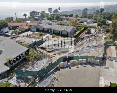 Rancho Palos Verdes, États-Unis. 02 septembre 2024. L'électricité et le gaz ont été coupés à 140 maisons dans la zone Seaview de Rancho Palos Verdes en raison de l'activité du toboggan. Les maisons supplémentaires dans la région seront également coupées de courant, et il y a des évacuations obligatoires en raison de la possibilité que la zone glisse dans la mer. 9/2/2024 Rancho Palos Verdes, CA., USA (photo de Ted Soqui/Sipa photo USA) crédit : Sipa USA/Alamy Live News Banque D'Images