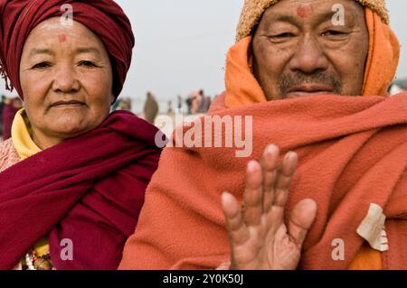 Pèlerins hindous assistant au Gangasagar Mela au Bengale occidental, en Inde. Banque D'Images