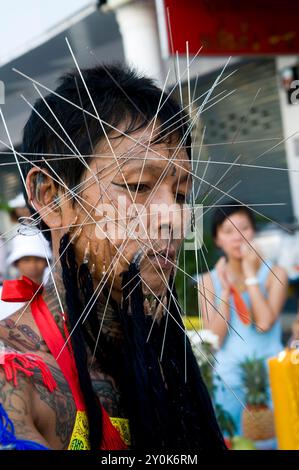 Le festival végétarien unique et bizarre à Phuket, Thaïlande. Banque D'Images