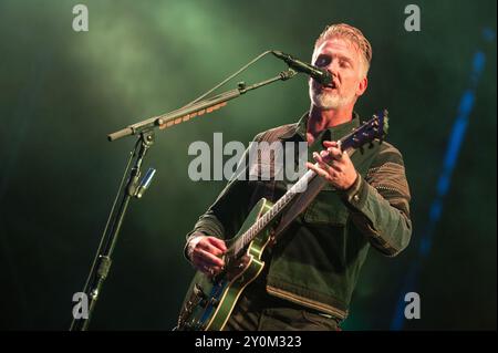 06 juillet 2024 : Josh homme se produit avec Queens of the Stone Age au festival IDays à Milan, en Italie Banque D'Images