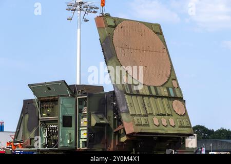 Système radar de défense de missile surface-air (SAM) mobile MIM-104 Patriot de l'armée allemande. Allemagne - 9 juin 2018 Banque D'Images