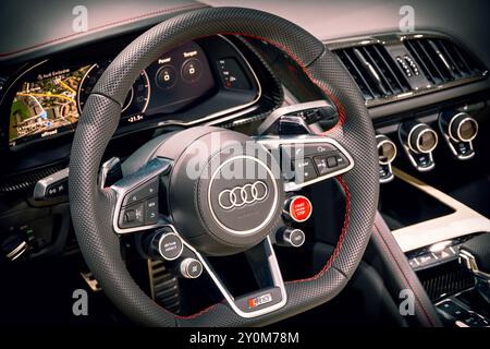 Voiture de sport Audi R8 au 87ème salon international de l'automobile de Genève. Suisse - 7 mars 2017. Banque D'Images