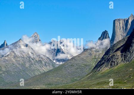 Les montagnes autour du fjord tasermiut, au Groenland, offrent de grands défis d'escalade Banque D'Images