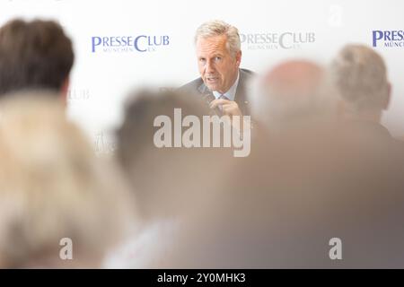 Munich, Allemagne. 03 septembre 2024. L'ancien président allemand Christian Wulff ( CDU ) s'entretient avec des journalistes le 3 septembre 2024 au Pressclub de Munich, en Allemagne. (Photo de Alexander Pohl/Sipa USA) crédit : Sipa USA/Alamy Live News Banque D'Images