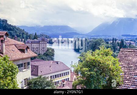 Bâtiments historiques Rooftops Thun, Lac Thunersee, Suisse, EuropeSuisse, Europe 1963 Banque D'Images