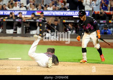 New York mets DJ Stewart #29 points de 2B lors de la quatrième manche du match de baseball contre les Red Sox de Boston au Citi Field à Corona, New York, lundi 2 septembre 2024. (Photo : Gordon Donovan) Banque D'Images