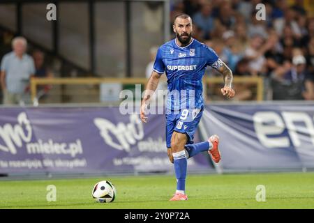 Mikael Ishak de Lech Poznan en action lors du match de football de la Ligue polonaise PKO BP Ekstraklasa 2024/2025 entre Stal Mielec et Lech Poznan au stade Municipal. Score final ; Stal Mielec 0:2 Lech Poznan. Banque D'Images