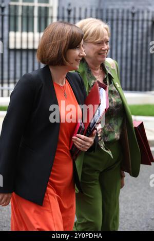 Londres, Royaume-Uni. 03 septembre 2024. LONDRES, ANGLETERRE - 3 SEPTEMBRE : secrétaire d'État à l'éducation et ministre des femmes et de l'égalité Bridget Phillipson (G) et Lord Privy Seal, et chef de la Chambre des lords baronne Smith de Basildon (R) à Downing Street pour la première réunion du cabinet du nouveau parlement le 3 septembre 2024 à Londres, Angleterre. CAP/GED © GED/Capital Pictures crédit : Capital Pictures/Alamy Live News Banque D'Images