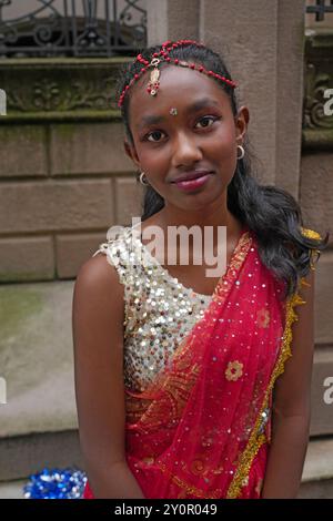 India Day Parade, parrainé par la FIA, Fédération des associations indiennes, sur Madison Avenue à New York. Portrait d'une jeune fille indienne. Banque D'Images