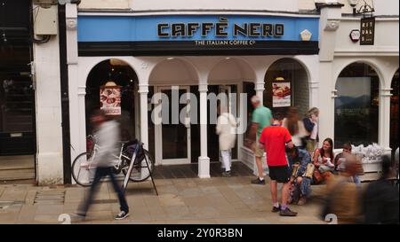 Café Caffe Nero sur Winchester High Street, Royaume-Uni Banque D'Images
