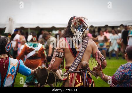 Une danse amérindienne jouée au 36e Powwow annuel Nansemond Indian dans le Suffolk, en Virginie. Banque D'Images