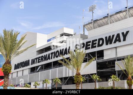 Daytona International Speedway est un circuit de Daytona Beach qui accueille le Daytona 500, ainsi que d'autres courses et divertissements. Banque D'Images