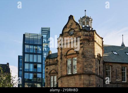 Lister Square est une nouvelle place publique créée dans le cadre du programme de régénération de Quartermile dans le centre d'Édimbourg. Banque D'Images