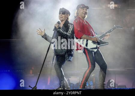 Le chanteur Klaus Meine et le guitariste Matthias Jabs du groupe Scorpions au Wacken Open Air à Wacken. Le festival de métal traditionnel prendra plac Banque D'Images