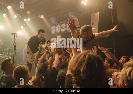 Crowdsurfer sur Less Thank Jake live au Berlin SO36 sur 31.07.2024 Banque D'Images