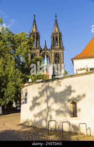 Cave du château et cathédrale sur la place de la cathédrale, Meissen, Meissen, Saxe, Allemagne, Europe Banque D'Images