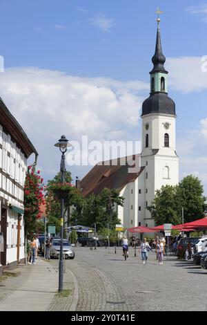 Église à Lubbenau, Spreewald, Brandebourg, Allemagne, Europe Banque D'Images