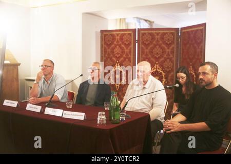 3 septembre 2024, Rome, Latium, Italie : Conférence de presse de l'ouverture de la 39ème édition du Festival Romaeuropa à la Sala Grigia du Teatro dell'Opera à Rome. Étaient présents le Président de la Fondazione Romaeuropa Guido Fabiani, le Directeur général et artistique de la Fondazione Romaeuropa Fabrizio Grifasi qui a présenté le programme de cette édition. Suivi à la conférence de presse : Christos Papadopoulos, CÃ©Drix Andrieux, Directeur du Ballet du OpÃ©RA de Lyon, Gavin Bryars qui a présenté le ballet inaugural qui ouvrira le festival. Le superintention était également présent à l'ouverture Banque D'Images