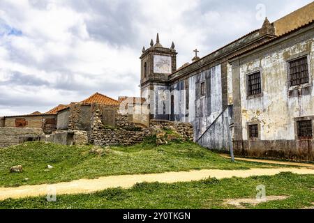 Le sanctuaire complexe Santuario de Nossa Senhora do Cabo Espichel, qui comprend l'église encore en usage aujourd'hui, situé à l'ouest de Sesimbra, Port Banque D'Images