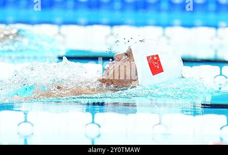 Paris, France. 3 septembre 2024. Yuan Weiyi, de Chine, participe à la finale masculine du 50 m dos S5 de natation aux Jeux paralympiques de Paris 2024 à Paris, France, le 3 septembre 2024. Crédit : Gao Jing/Xinhua/Alamy Live News Banque D'Images