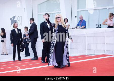 Patty Pravo assiste au tapis rouge « Queer » lors du 81e Festival international du film de Venise le 03 septembre 2024 à Venise, en Italie. ©photo : Cinzia C. Banque D'Images