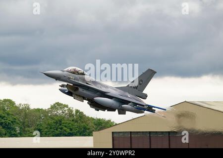 Royal Netherlands Air Force General Dynamics F-16AM combat Fighter Jet du 312 Squadron quitte la RAF Fairford en Angleterre après le RIAT Banque D'Images