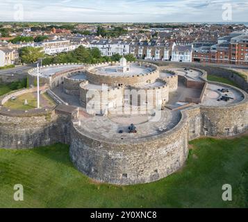 Vue aérienne du château Deal construit par henri VIII vers 1540 sur la côte du kent Banque D'Images