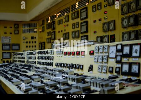 Mintia, Hunedoara, Roumanie - 17 novembre 2011 salle de contrôle de la centrale thermique de Mintia Banque D'Images