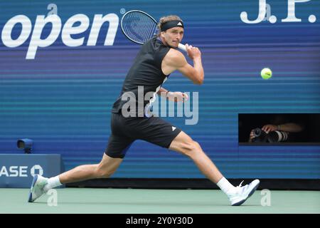 New York, Etats-Unis. 03 septembre 2024. Alexander Zverev d'Allemagne pendant le jour 9 de l'US Open 2024, tournoi de tennis du Grand Chelem le 3 septembre 2024 au USTA Billie Jean King National Tennis Center à New York, États-Unis - photo Jean Catuffe/DPPI crédit : DPPI Media/Alamy Live News Banque D'Images