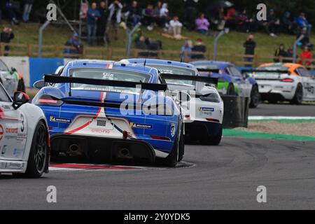 Oskar dix, Porsche 718 Cayman GT4 Clubsport, Team Parker Racing, Porsche Sprint Challenge Grande-Bretagne 2024, une seule marque avec tous les pilotes Banque D'Images