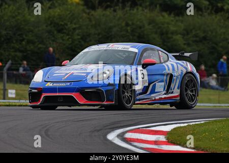 Oskar dix, Porsche 718 Cayman GT4 Clubsport, Team Parker Racing, Porsche Sprint Challenge Grande-Bretagne 2024, une seule marque avec tous les pilotes Banque D'Images