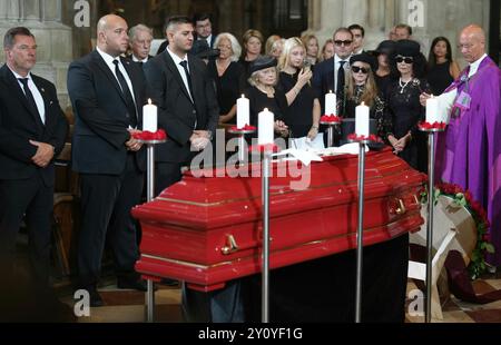ABD0014 20240831 - Richard Lugner Funeral, Farewell and Memorial service, Holy Mass, tenu Stephen's Cathedral, Vienna, Austria, le 31 août 2024. - 20240831 PD0883 Banque D'Images