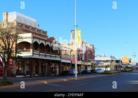 Rue principale avec ses belles maisons historiques construites pendant la ruée vers l'or, Kalgoorlie-Boulder, Australie occidentale Banque D'Images