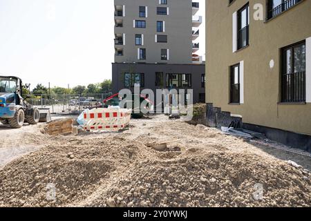 Munich, Allemagne. 04th Sep, 2024. Visite du côté de la construction presque achevée de la soi-disant Munich Beamtencity à Munich, en Allemagne, dans le sud du district Oberwiesenfeld le 4 septembre 2024. Des policiers, du personnel hospitalier, des éducateurs et d'autres employés de l'État libre de Bavière y habiteront. (Photo de Alexander Pohl/Sipa USA) crédit : Sipa USA/Alamy Live News Banque D'Images