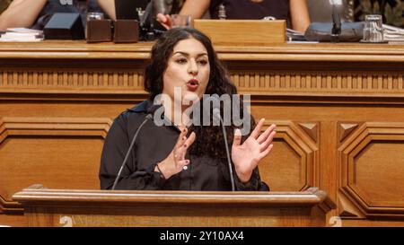 Hambourg, Allemagne. 04th Sep, 2024. Le chef du Parti de gauche, Cansu Özdemir, intervient à l'heure d'actualité du Parlement de Hambourg. Crédit : Markus Scholz/dpa/Alamy Live News Banque D'Images