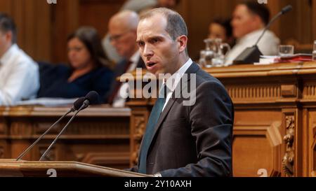 Hambourg, Allemagne. 04th Sep, 2024. Le chef du Parti de gauche, Cansu Özdemir, intervient à l'heure d'actualité du Parlement de Hambourg. Crédit : Markus Scholz/dpa/Alamy Live News Banque D'Images