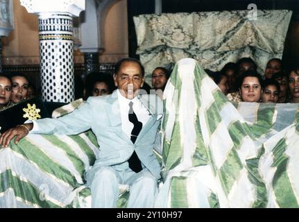 8 Settembre 1994 fés Archivio Storico Olycom/LaPresse Hasna del Marocco (Rabat, 19 novembre 1967), è una principessa e ambientalista marocchina. Nella Foto : Alcune fase del matrimonio della Sua Altezza Reale Hasna del Marocco figlia di re Hassan II con Khalid Benharbit dans la photo : quelques phases du mariage de son Altesse Royale Hasna du Maroc fille du roi Hassan II avec Khalid Benharbit Banque D'Images