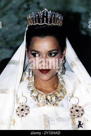 8 Settembre 1994 fés Archivio Storico Olycom/LaPresse Hasna del Marocco (Rabat, 19 novembre 1967), è una principessa e ambientalista marocchina. Nella Foto : Alcune fase del matrimonio della Sua Altezza Reale Hasna del Marocco figlia di re Hassan II con Khalid Benharbit dans la photo : quelques phases du mariage de son Altesse Royale Hasna du Maroc fille du roi Hassan II avec Khalid Benharbit Banque D'Images