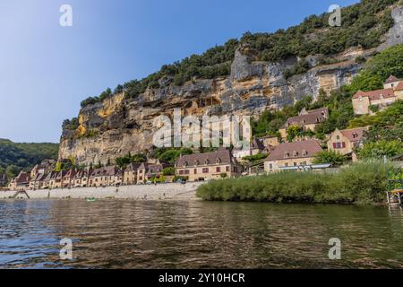 La Roc Gageac ; France : 20 août ; 2024 : village fluvial médiéval de la Roc Gageac en Dordogne Banque D'Images